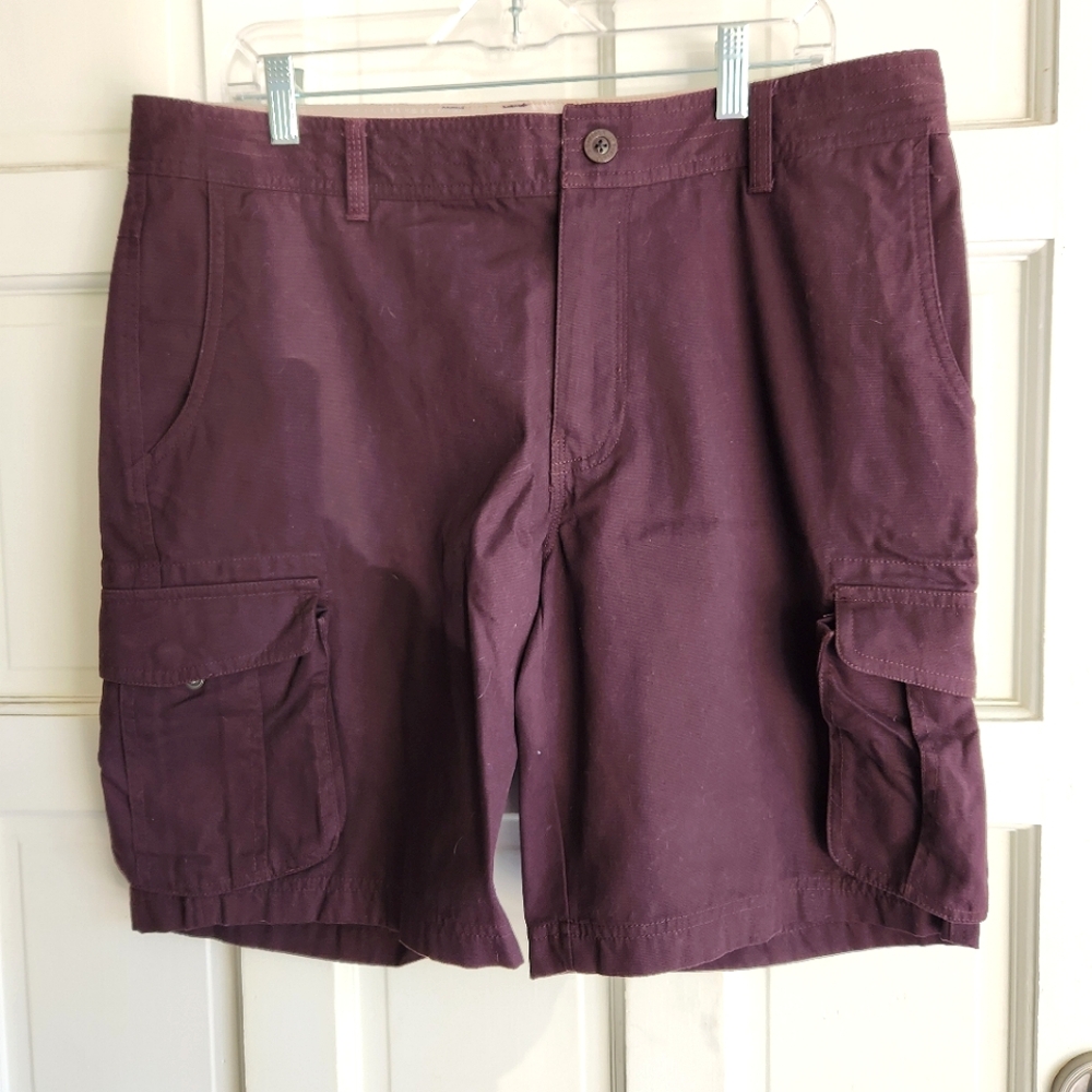 Columbia Men's cargo shorts dark eggplant 100% cotton NWOT